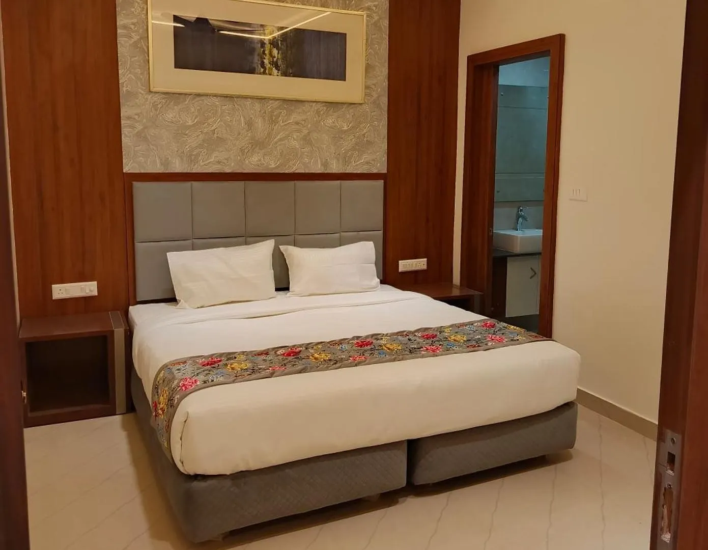 *** Hotel Nishant Palace Agra  India