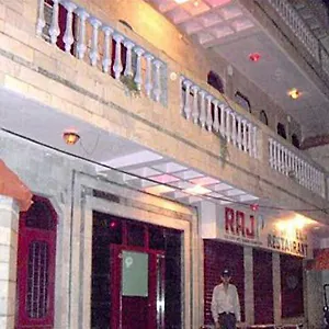 Raj ** Agra (Uttar Pradesh)